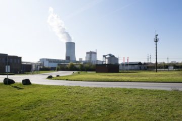 REMONDIS-Lippewerk Lünen, größtes industrielles Recyclingzentrum Europas. Im Hintergrund: Trianel Kohlekraftwerk Lünen. März 2017.