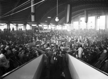 Friseur-Meisterschaft auf der Messe des Friseurhandwerks 1961 - Hamm, Zentralhallen.