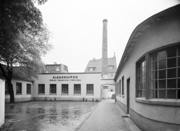 Handwerksbetrieb Kleekämper, Schuhreparturen - Hamm, Ostenallee 12a. Ansicht 1954, später unter anderem genutzt als Fitneßcenter.