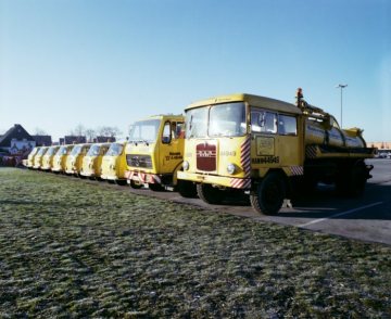 RSS - Rohrreinigungsservice, Hamm - Einsatzfahrzeuge mit Aqua-Jet-Technik. Standort unbezeichnet, 1977.