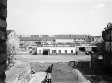Scheffel & Geisthoff, Hamm, Sedanstraße 41-45 - Vertragshändler der Automarke Mercedes-Benz nebst Kundendienst und Autowerkstatt. Ansicht um 1959.