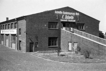 "Autoreifen-Runderneuerungs-Werk E. Dobertin KG", Am Hülsenbusch 32, Hamm, vor/bis 1942, da ab 1942 Sitz der Vulkanisieranstalt Dobertin Ritterstraße 24, Hamm.
