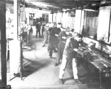 Ausbildung in der Lehrwerkstatt der WDI (Westfälische Drahtindustrie), Hamm. Reproduzierter Papierabzug, undatiert, 1930er Jahre [?]