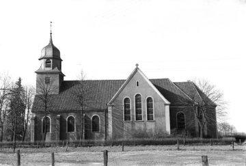 Kath. Herz-Jesu-Kirche - Hövelhof-Espeln, Pastor-Spieker-Weg 2-4. Ansicht um 1952.