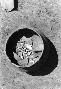 Urne einer Feuerbestattung - Fundstück aus einem Hügelgrab