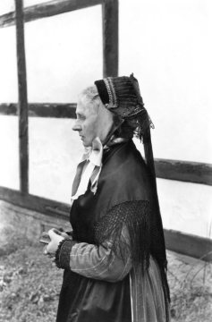Delbrücker Frauentracht (Sophia Bolte), um 1952
