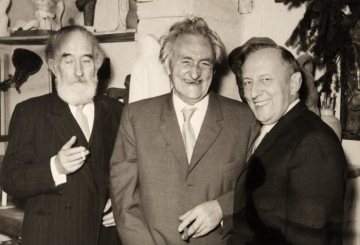 Der Fotograf Josef Viegener (rechts, 1899-1992), Gründer des Fotoateliers Viegener in Hamm, mit seinen Brüdern, dem Maler Eberhard Viegener (links, 1890-1967) und dem Bildhauer Fritz Viegener (Mitte, 1888-1976). Undatiert.