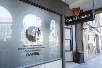 Café Kleimann, Münster-Altstadt - Traditions-Café am Prinzipalmarkt 48 nach seiner Schließung 2016 (Nachnutzung als Textilgeschäft)