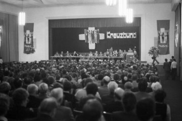 Tagung des Kreuzbundes in Hamm - Hilfeverein für Suchtkranke, angesiedelt im Verband der Caritas. Undatiert, 1970er Jahre [?]