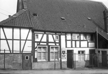 Herdecke - Fachwerkgebäude mit Gaststätte an der Hauptstraße. Undatierte Vermessungsdokumentation der damaligen "Adolf-Hitler-Straße" [nach 1937].