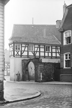 Herdecke, Hauptstraße: Gebäude Hausnummer 3 und 5 Höhe Mündung Wilhelm-Gräfe-Straße. Undatierte Vermessungsdokumentation der damaligen "Adolf-Hitler-Straße" [nach 1937].