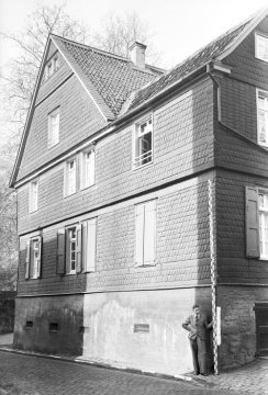 Herdecke - Schieferverkleidetes Wohnhaus an der Hauptstraße 43. Undatierte Vermessungsdokumentation der damaligen "Adolf-Hitler-Straße" [nach 1937].