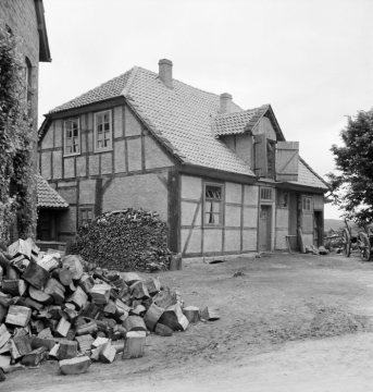 Nieherim-Erwitzen, 1950: Geburtshaus des Dichters Peter Hille