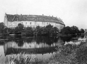 Schloss Steinfurt mit Gräfte