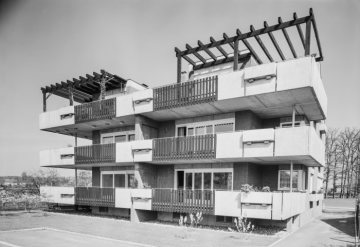 Modernes Mehrfamilienwohnhaus in Hamm, 1975. Standort unbezeichnet.
