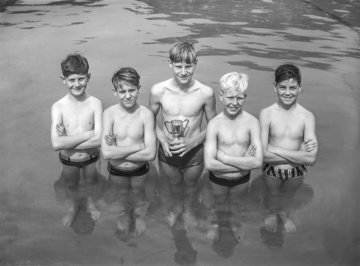 Windsor Boys' School, Hamm - Schwimmerteam mit Gewinnerpokal. Juli 1961.