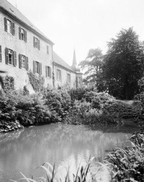 Ehemalige Wasserburg Haus Ruhr, ab 1985 Märkische Kunstakademie ("Ruhrakademie"), undatiert