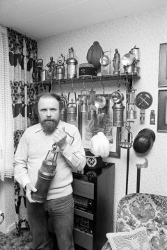 Castrop-Rauxeler Hobbysammler von Grubenlampen, 1983. [Name nicht überliefert]