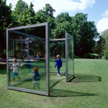 "Fun House für Münster", Installation aus Zweiwege-Spiegelglas an der Promenade, Dan Graham (USA) - skulptur projekte münster 97