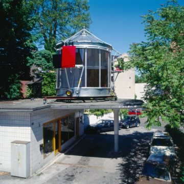"Auto Office Haus", Installation von Kim Adams (Kanada) auf dem Tankstellendach Aegidiistr. 45 - skulptur projekte münster 97