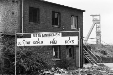 Stillgelegte Zeche Erin, Castrop-Rauxel, in Betrieb 1866/67-1983: Ansicht von der Herner Straße aus. Januar 1986.