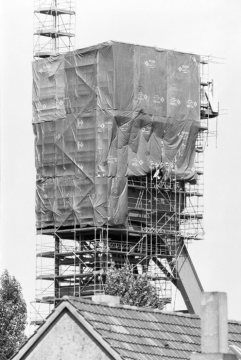 Förderturm der Zeche Erin/Schacht 7 in Castrop-Rauxel, stillgelegt 1983: Sanierung des technischen Denkmals, Stand August 1989.