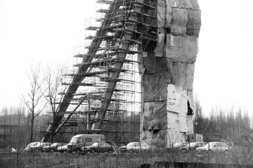 Förderturm der Zeche Erin/Schacht 7 in Castrop-Rauxel, stillgelegt 1983: Sanierung des technischen Denkmals, Stand Januar 1990.