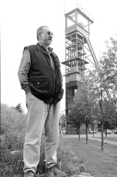 Klaus-Michael Lehmann, August 2000 - Fotograf, Regionalbotschafter der NRW-Stiftung und Initiator des Denkmalschutzes für den Förderturm Zeche Erin Schacht 7 in Castrop-Rauxel.