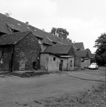 Castrop-Rauxel, Ortsteil Schwerin: Bergarbeitersiedlung der 1967 stillgelegten Zeche Graf Schwerin. Ansicht im Juni 1973.
