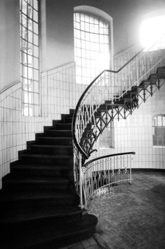 Zeche Waltrop 1/2, Waltrop - Förderbetrieb 1903-1979: Treppenaufgang in der Lohnhalle. August 1982.