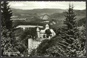 Blick zur Burg Schnellenberg bei Attendorn