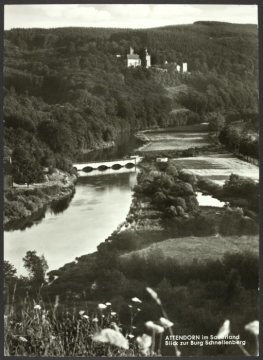 Fernblick über den Biggefluss zur Burg Schnellenberg bei Attendorn [Duplette von 20_147]