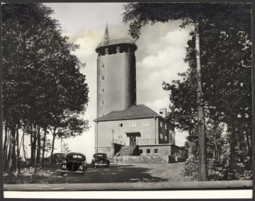 Aussichtsturm "Hohe Bracht" in Bilstein (Gemeinde Lennestadt), undatiert (1940er Jahre?)