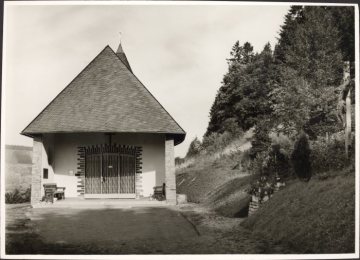 Die Marien-Kapelle oberhalb von Bruchhausen (Gemeinde Olsberg), um 1960?