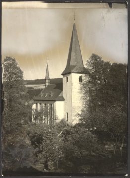 Die Pfarrkirche St.-Peter-und-Paul in Eslohe, undatiert