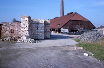 Ziegelei Menke in Hiltrup: Blick auf Brennofentrakt und Ziegellager