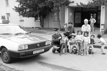 Verkehrsunterricht für ausländische Kinder am "Ausländerheim" in Castrop-Rauxel-Schwerin, Oktober 1991