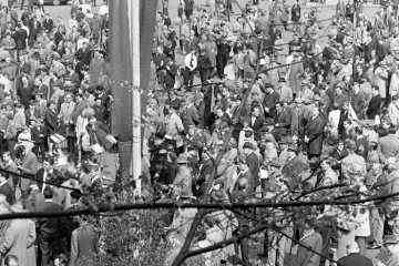 1. Mai-Kundgebung am "Tag der Arbeit", Marktplatz Castrop-Rauxel, 1960er Jahre.