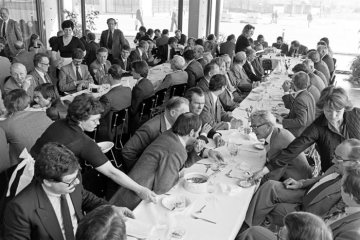 Arbeitsessen auf der Ruhrkonferenz 1979, Europahalle Castrop-Rauxel.