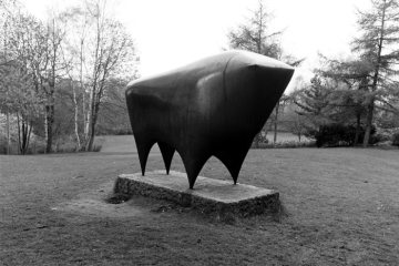 Voijn Bakić, Stier, 1955. Bronze 175 x 245 x 83 cm Standort: Gänsebrink-Park, Marl