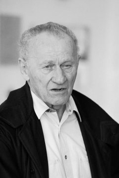 Schriftsteller Max von der Grün (*1926 Bayreuth +2005 Dortmund) im April 2000, fotografiert anlässlich eines Aufenthaltes im Ernst-Barlach-Gymnasium, Castrop-Rauxel.