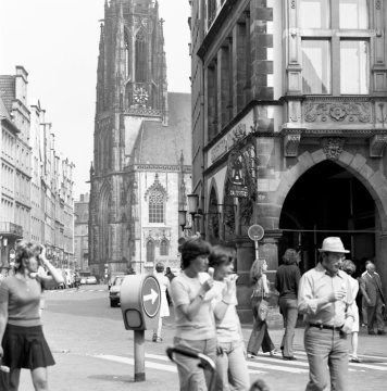 Münster-Altstadt, Prinzipalmarkt Richtung Lamberti-Kirche, 1974.
