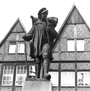 Münster-Altstadt, Kiepenkerl-Denkmal am Spiekerhof, 1974.