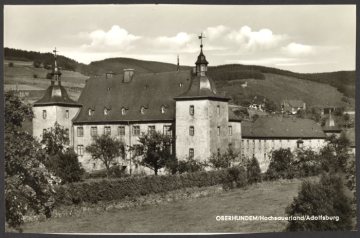 Schloss Adolfsburg in Oberhundem (Gemeinde Kirchhundem)