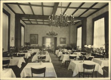 Bilstein (Gemeinde Lennestadt), Speisesaal des Hotels "Zur Post", undatiert (1930er bis 1950er Jahre?)