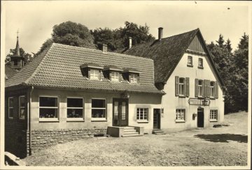 Der Gasthof "Zur Post" in Eisborn (Gemeinde Balve), undatiert (1940er/1950er Jahre?)