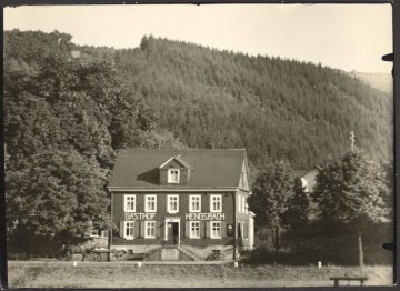Der Gasthof "Hengsbach" in der Unteren Hengsbach, einem Ortsteil der ehemaligen Gemeinde Eisersfeld, heute zu Siegen gehörig, undatiert (1930er/1940er Jahre?)