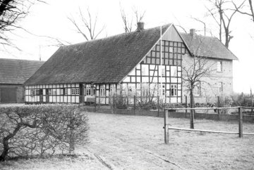 Vermold, umgebautes Fachwerkhaus auf einem Bauernhof im Ortsteil Peckeloh, 1939-1945.