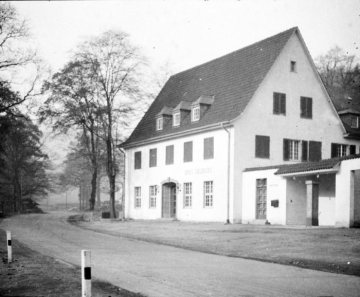 Gasthof "Haus Herbede". Standort nicht überliefert (Märkischer Kreis). Undatiert, 1945-1950.