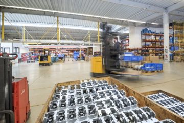 Timmer GmbH, Neuenkirchen, gegründet 1978 - Spezialist für die Konstruktion und Produktion von Pumpen, Pneumatik- und Vakuumtechnik. Blick in die Werkshalle an der Dieselstraße, Februar 2019.